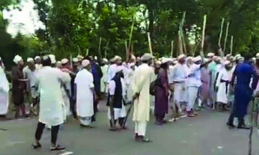 নাটোরে মারকাজ মসজিদ দখল নিয়ে তাবলিগের দুই গ্রুপের মধ্যে সংঘর্ষ