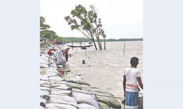 দানার প্রভাব থাকছে উপকূলে শিশুসহ দুজনের মৃত্যু