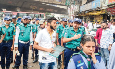 দায়িত্ব পালন করে আনন্দিত শিক্ষার্থীরা