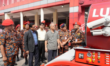 ফায়ার সার্ভিসকে সুনাম অক্ষুণ্ণ রেখে কাজ করার আহ্বান