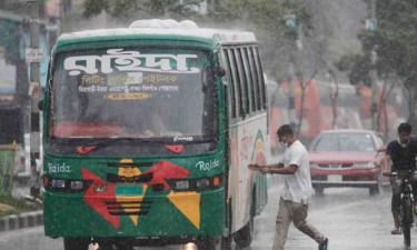 ‘লাইসেন্স ছাড়াই ৪-৫ বছর ধইরা চালাইতাছি, সমস্যা তো হয় নাই’