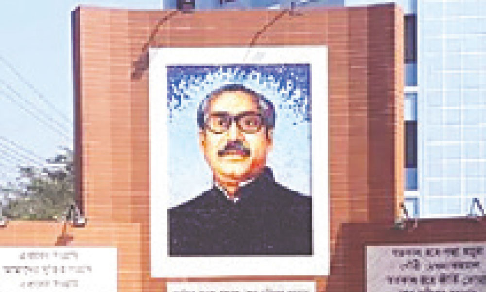 দেশজুড়ে ভাস্কর্য ম্যুরালে ব্যয় কয়েক হাজার কোটি টাকা