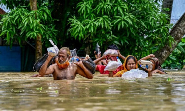 জলবায়ু তহবিলের টাকায় হয়েছে পার্ক-সড়কবাতি