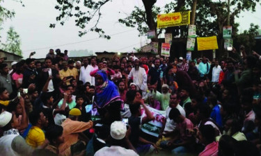 ঘাটাইলে যুবককে কুপিয়ে হত্যা, বিচার দাবিতে সড়ক অবরোধ