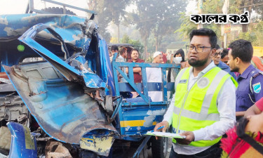 মধুপুরে বাস-পিকআপের মুখোমুখি সংঘর্ষে নিহত ৪