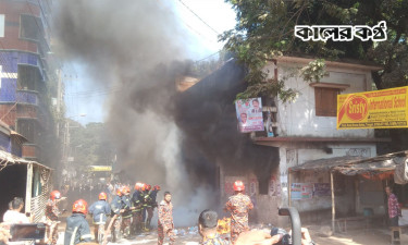 টাঙ্গাইল জেলা রিকশা শ্রমিক অফিসে আগুন দিলেন বিক্ষুব্ধ শ্রমিকরা