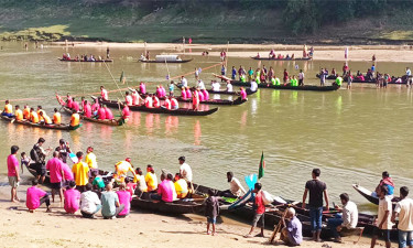 বান্দরবানে নৌকা বাইচ দিয়ে ক্রীড়া মেলা শুরু