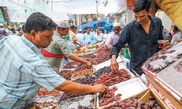 উচ্চ শুল্কে খেজুরের বাজার বেসামাল