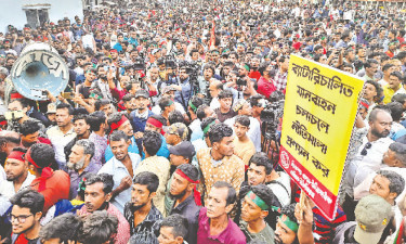 রাজধানীতে ব্যাটারিচালিত রিকশাচালকদের বিক্ষোভ