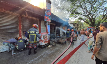 সরিষাবাড়ীতে আগুনে ৮ দোকান ভস্মীভূত