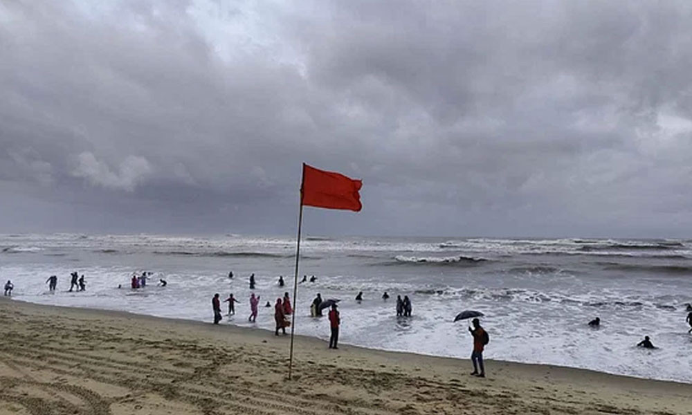 ঘূর্ণিঝড় ফিনজাল : সমুদ্রবন্দরে ২ নম্বর হুঁশিয়ারি সংকেত