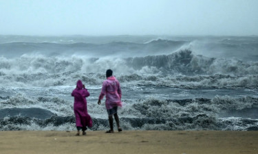 ঘূর্ণিঝড় ফিঞ্জাল : ভারত-শ্রীলঙ্কায় ১৯ জনের মৃত্যু