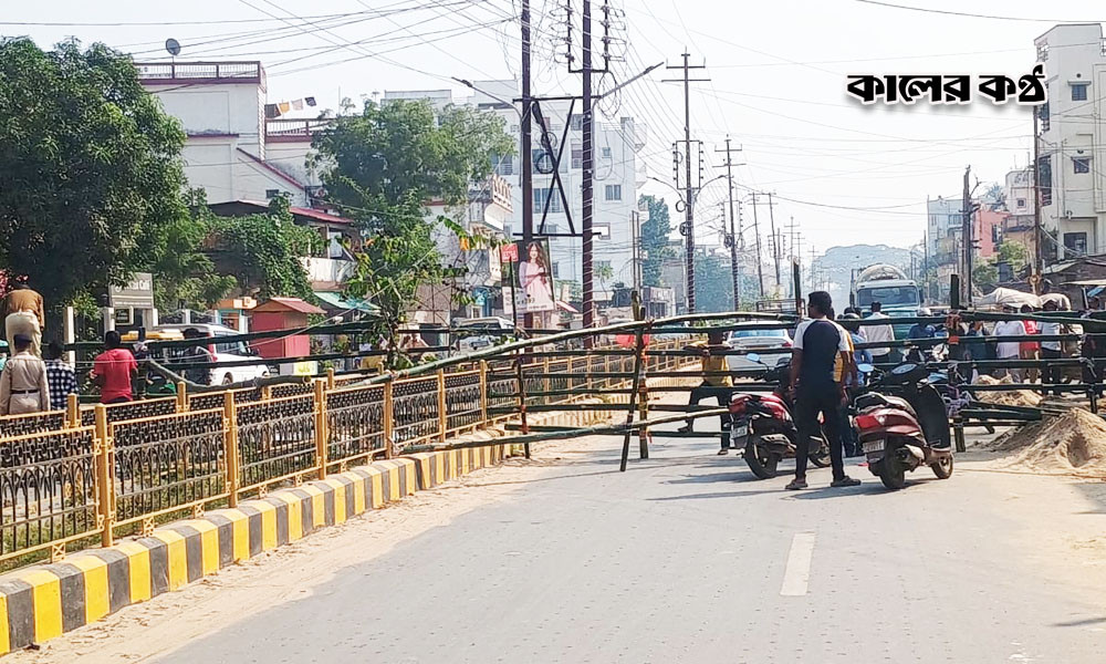 ত্রিপুরায় বাংলাদেশিদের জন্য হোটেল বন্ধ, ওপারের সড়কে বাঁশের বেড়া