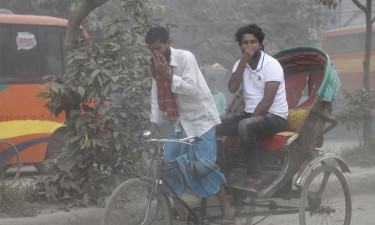 সকালে দূষণের শীর্ষে ঢাকা, ৮ এলাকার বাতাস ‘ঝুঁকিপূর্ণ’