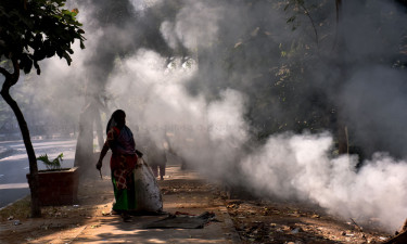 ছুটির সকালে ঢাকার বাতাস বিশ্বের সবচেয়ে দূষিত