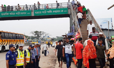 রংপুর নগরী : কোনো কাজে আসছে না ৪ কোটি টাকার ২ ওভারব্রিজ