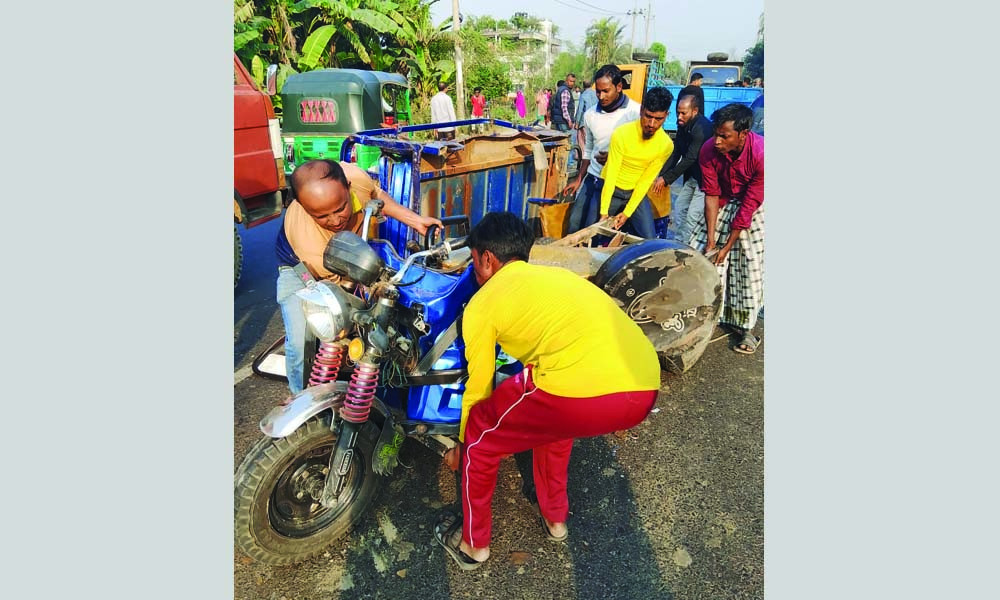 ভটভটির সঙ্গে মুখোমুখি সংঘর্ষে অটোরিকশা চালকের মৃত্যু