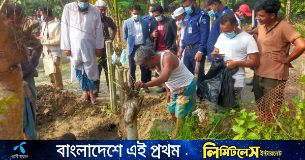 ১১ বছর পর শিবিরকর্মীর মরদেহ উত্তোলন, কবরে মিলল বুলেটসদৃশ বস্তু