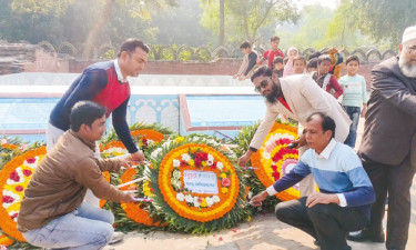 বীরশ্রেষ্ঠ মহিউদ্দীন জাহাঙ্গীরের সমাধিতে বসুন্ধরা শুভসংঘের শ্রদ্ধা