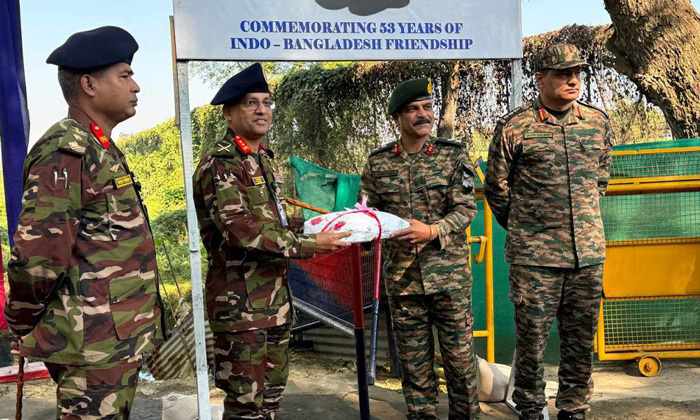 বাংলাদেশ ও ভারতের সেনাবাহিনীর উচ্চ পর্যায়ের সৌজন্য সাক্ষাৎ