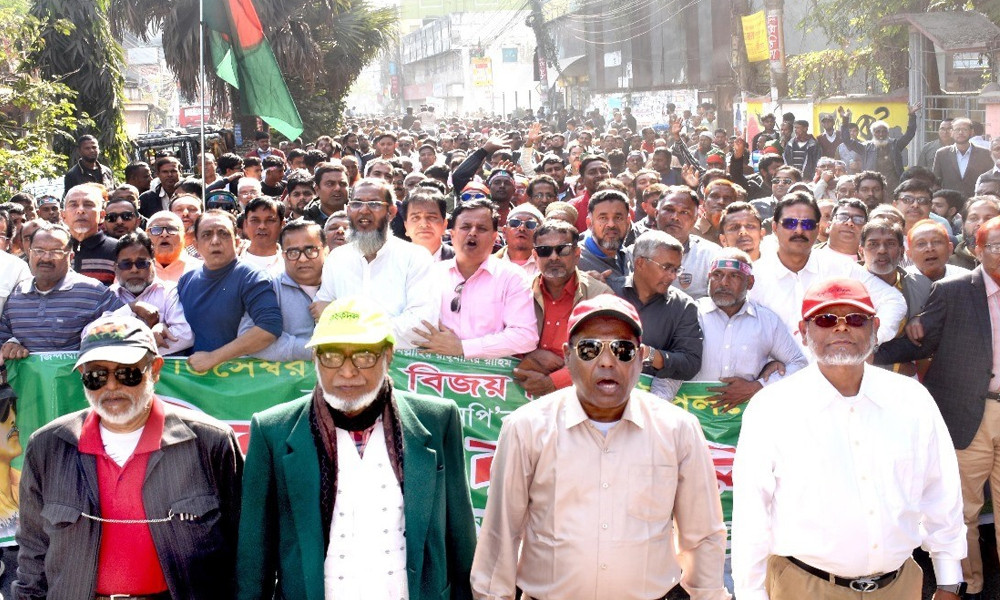 বগুড়ায় বিএনপির বিজয় শোভাযাত্রায় নেতাকর্মীর ঢল