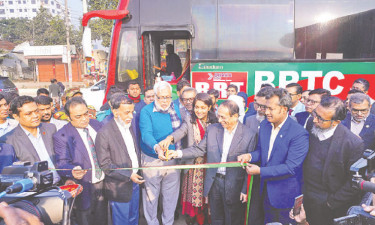 অনেক কাজ বাকি রেখেই বিআরটিতে বাস চলাচল