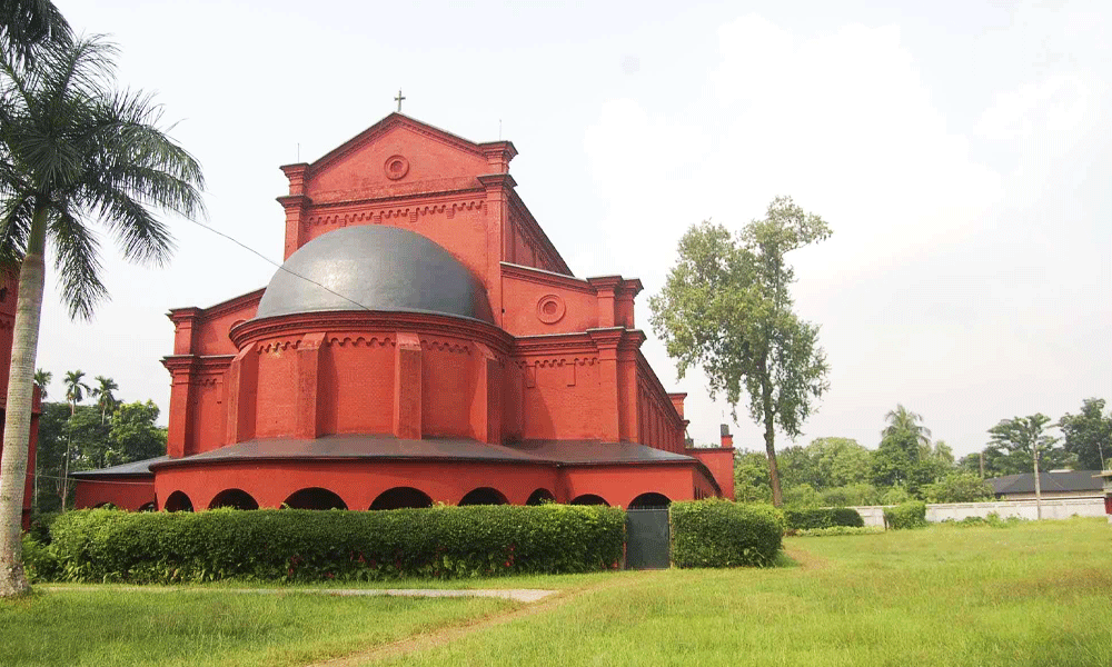 ঐতিহ্যের স্মারক শতবর্ষী ‘লাল গির্জা’