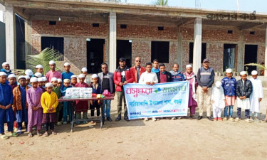 এতিম শিক্ষার্থীদের নিত্য প্রয়োজনীয় সামগ্রী উপহার দিল বসুন্ধরা শুভসংঘ