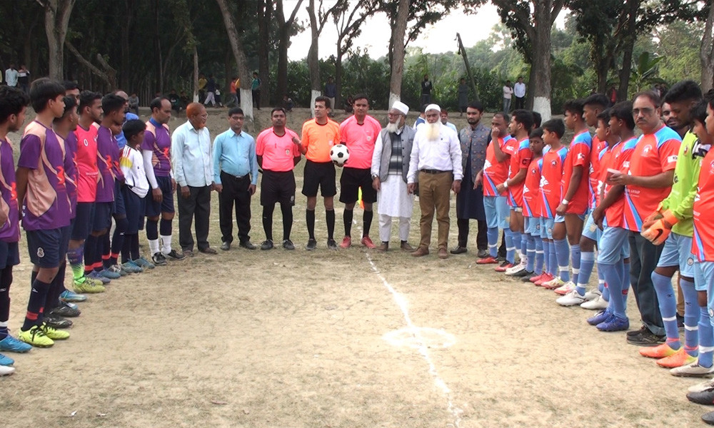 সিরাজগঞ্জে ‘বসুন্ধরা গ্রুপ আব্দুর রশিদ বাবলা স্মৃতি ফুটবল লীগের’ উদ্বোধন