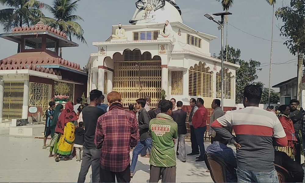 রাতে থাকেন শ্মশানে, সকালে পড়েছিল হাত-পা বাঁধা মরদেহ