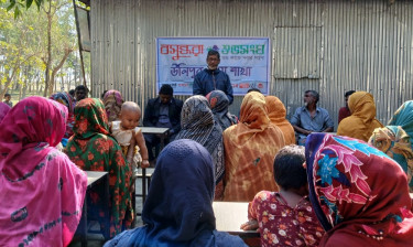 উলিপুরে যৌতুক ও বাল্যবিবাহ রো‌ধে স‌চেতনতামূলক উঠান বৈঠক