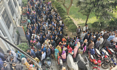 ক্ষুব্ধ এডমিন ক্যাডাররা, জনপ্রশাসন সচিবের কার্যালয়ে অবস্থান