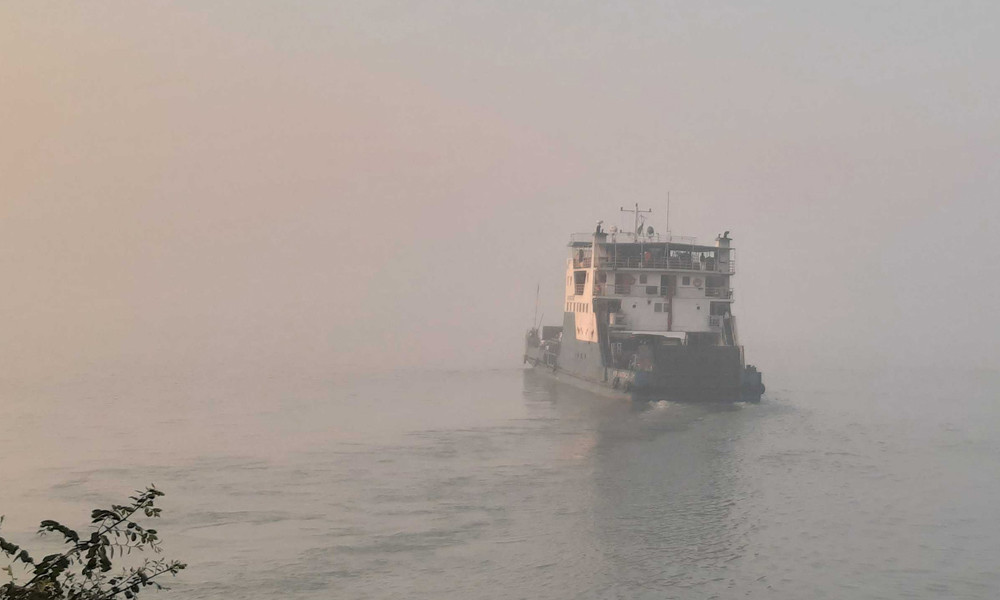 ঘন কুয়াশা : দুই নৌরুটে ৭ ঘণ্টা পর স্বাভাবিক ফেরি চলাচল