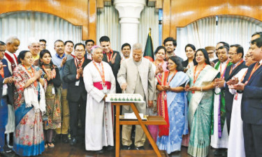 খ্রিস্ট ধর্মের নেতাদের সঙ্গে শুভেচ্ছা বিনিময়