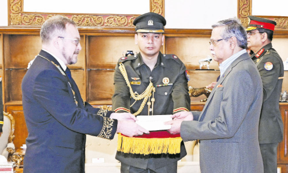 রাষ্ট্রপতির কাছে রাশিয়ার রাষ্ট্রদূতের পরিচয়পত্র পেশ