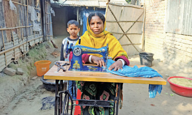 বীরগঞ্জের আলফি মনিকা রিতারা এখন স্বাবলস্বী