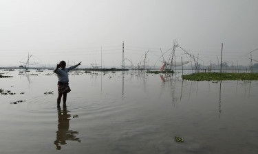 নদী ভরাট হওয়ায় দুশ্চিন্তায় কৃষক