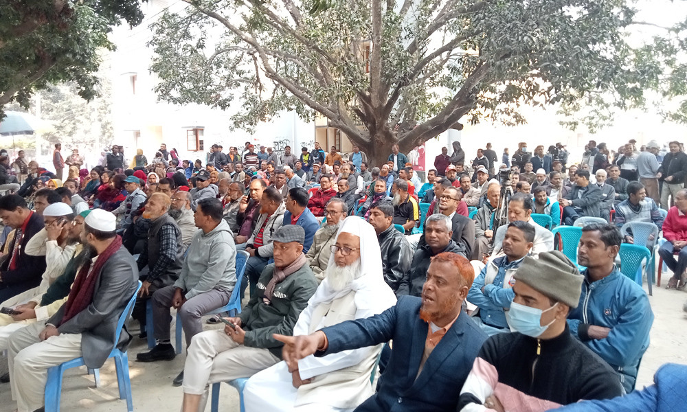 পোষ্য কোটা পুনর্বহালের দাবিতে রাবি কর্মকর্তা-কর্মচারীদের অবস্থান ধর্মঘট