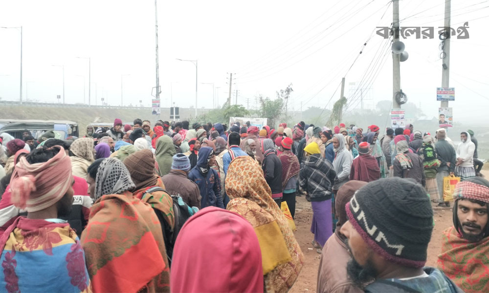 যে হাটে শ্রম বিক্রি করতে আসেন কৃষাণরা