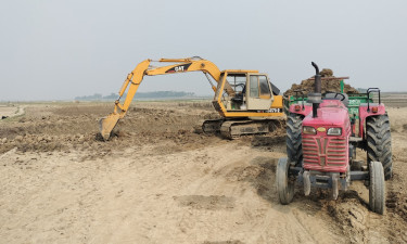 ফসলি জমির মাটি বিক্রির মহোৎসব, অসাধু চক্রের উৎপাত