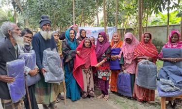 বৃদ্ধাশ্রমের বাসিন্দাসহ ৬০ জন পেলেন বসুন্ধরা শুভসংঘের কম্বল