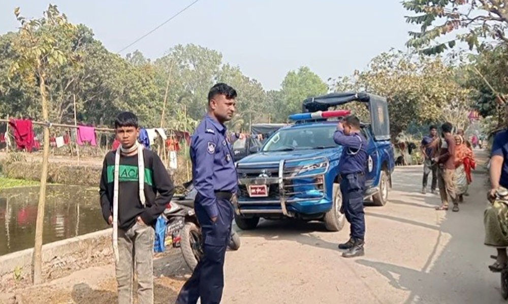 খেলতে খেলতে হারিয়ে যায় রাইসা, লাশ মিলল পানিতে