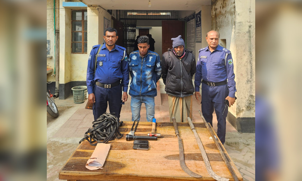 সিরাজগঞ্জে আন্তঃজেলা ডাকাত দলের ২ সদস্য গ্রেপ্তার