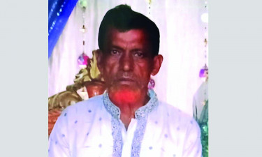 মায়ের পর মেয়েকে জাপটে ধরেছিলেন, অতঃপর ...