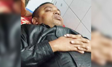 চাঁদা না পেয়ে কলেজের প্রভাষকসহ ৪ জনকে কুপিয়ে জখম, গ্রেপ্তার ৩