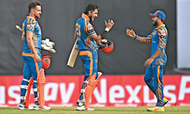 মিরপুরে খুলনা টাইগার্সের গর্জন