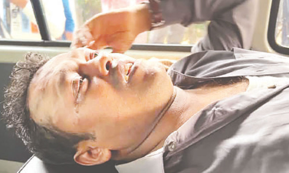 ফাঁসির ৯ আসামিসহ সবাই খালাস কোর্টে সাংবাদিকদের ওপর হামলা