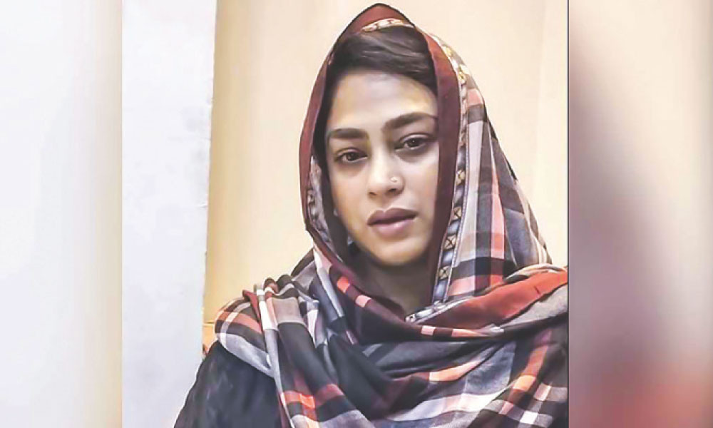 তিন বছর পর দেখা দিলেন পপি
