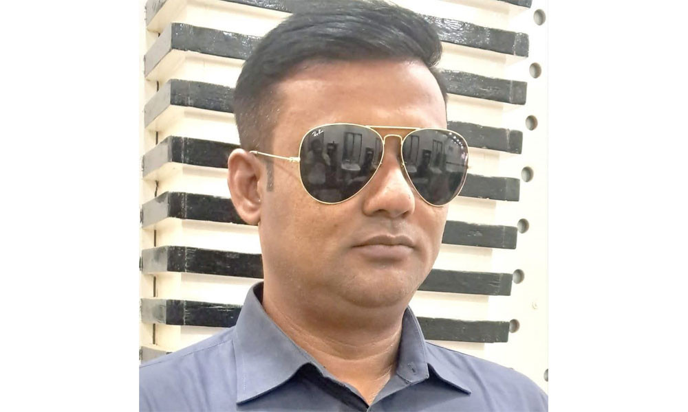 ‘গ্রেপ্তার এড়াতে’ শ্রমিক লীগ নেতার অভিনব কৌশল!
