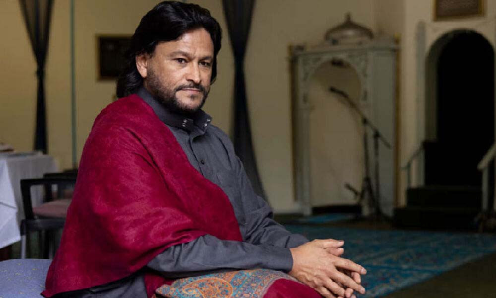 বিতর্কিত সেই ইমামকে গুলি করে হত্যা